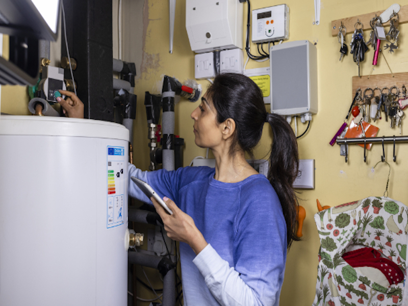 There are easy methods and tools to monitor energy use.